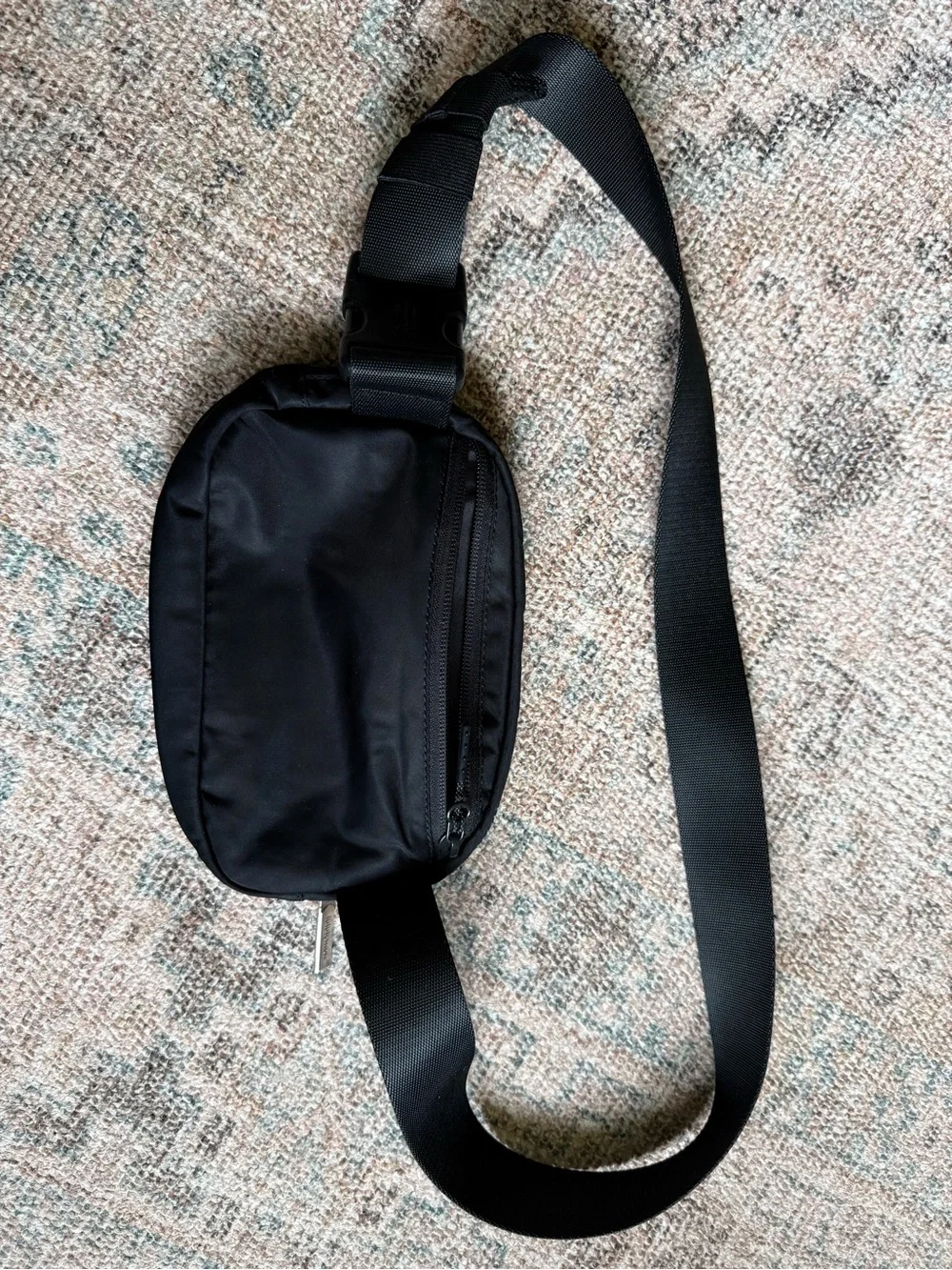 Lululemon Everywhere Belt Bag